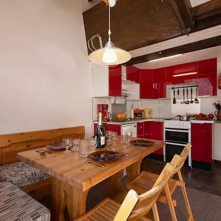 Grand Roc B9 From Slopes 260m, Mountain View & Parking - Happy Chamonix