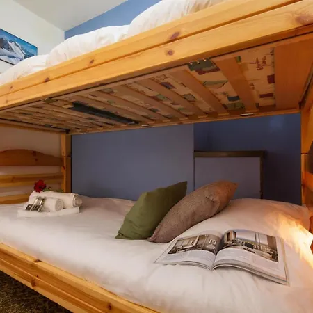 Apartment Grand Roc B9 From Slopes 260m, Mountain View & Parking - Happy Chamonix