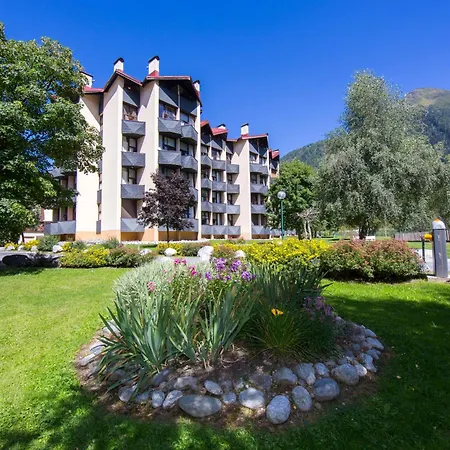 Apartment Grand Roc B9 From Slopes 260m, Mountain View & Parking - Happy *